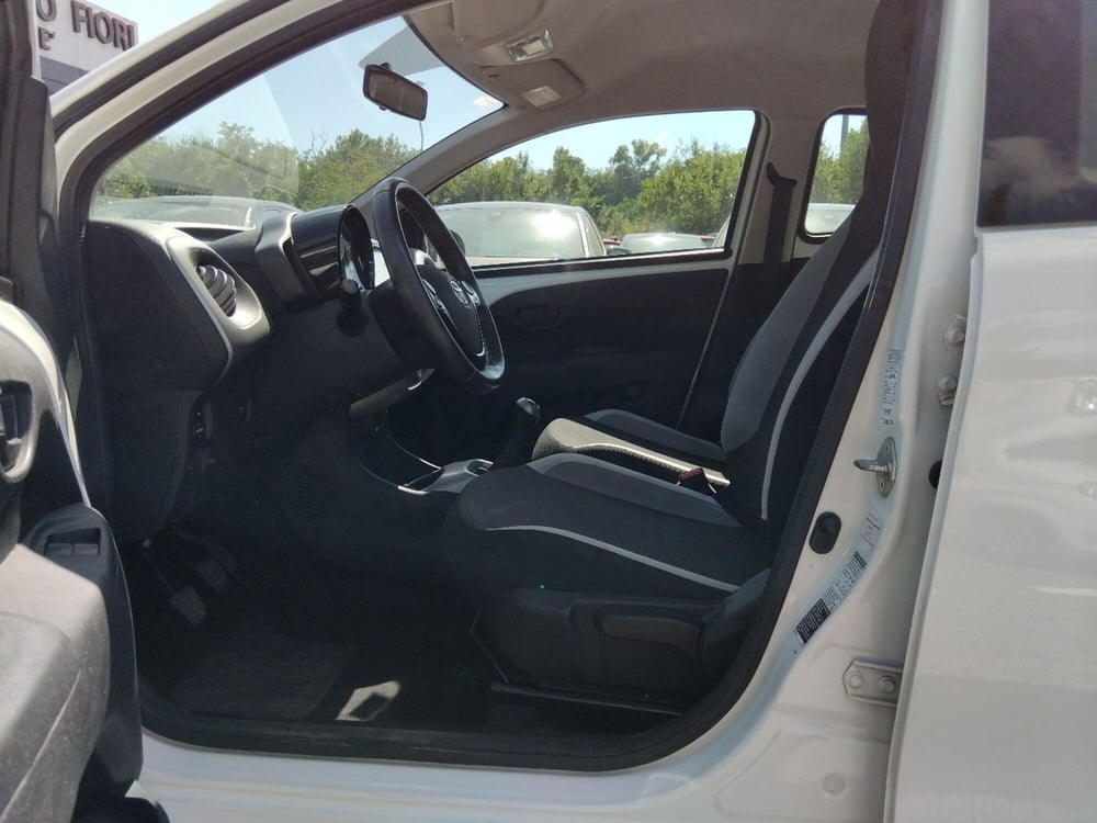 Toyota Aygo usata a Latina (13)