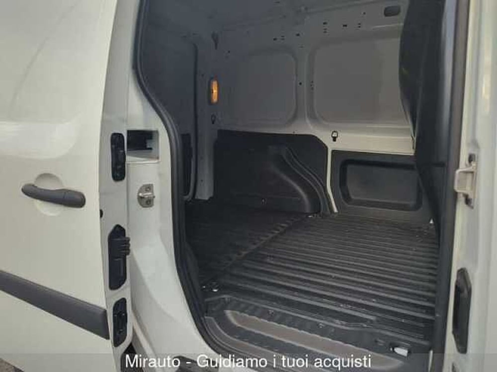 Nissan NV250 usata a Roma (12)