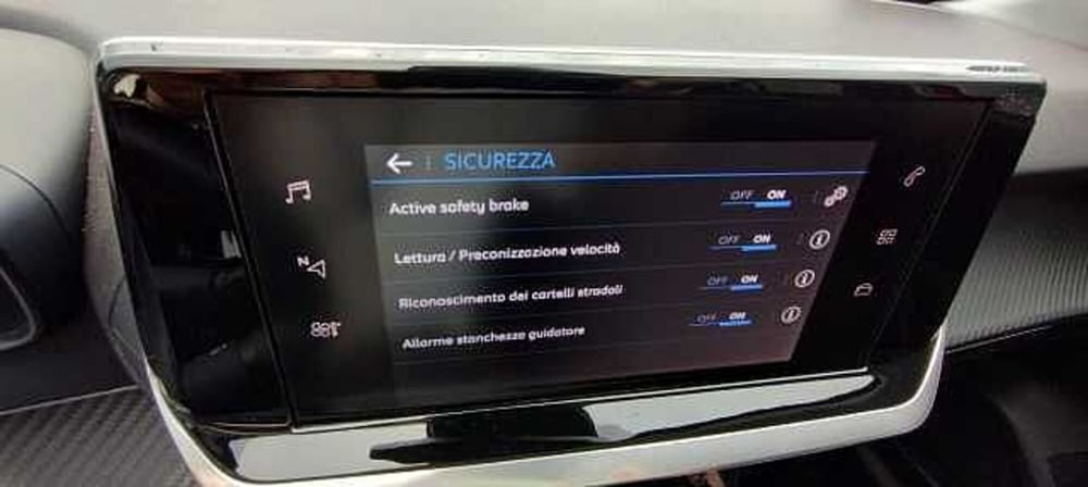 Peugeot 208 usata a Viterbo (13)