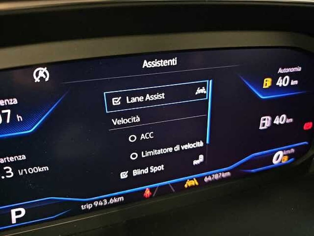 Volkswagen T-Roc usata a Lecco (17)