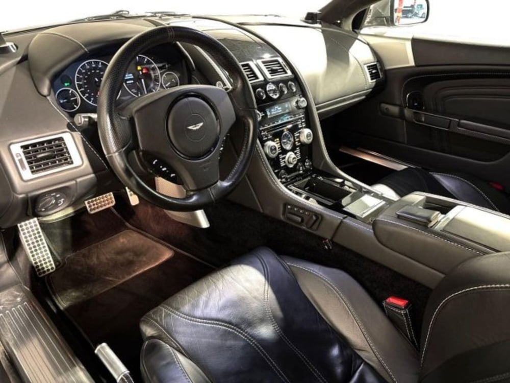 Aston Martin DBS Volante usata a Bologna (11)