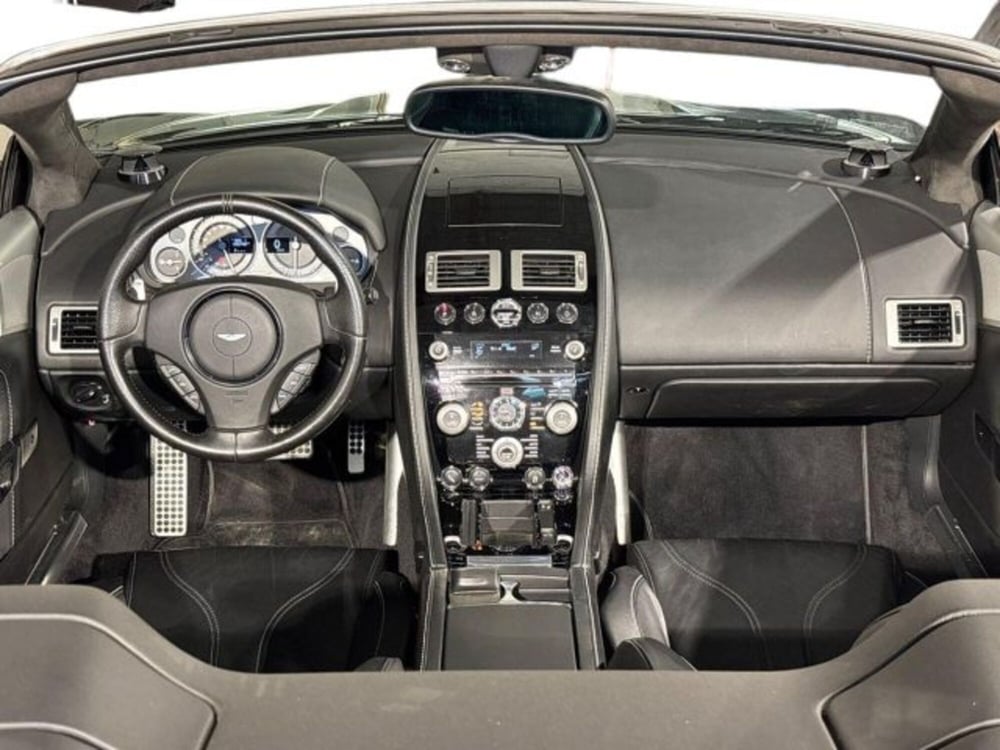 Aston Martin DBS Volante usata a Bologna (14)