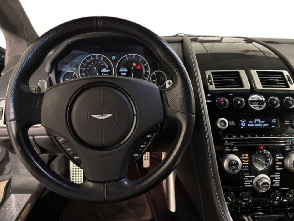 Aston Martin DBS Volante usata a Bologna (15)