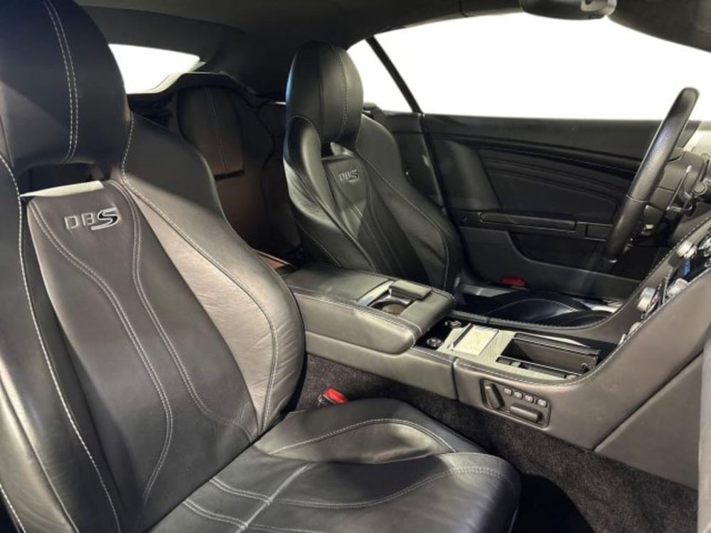 Aston Martin DBS Volante usata a Bologna (17)