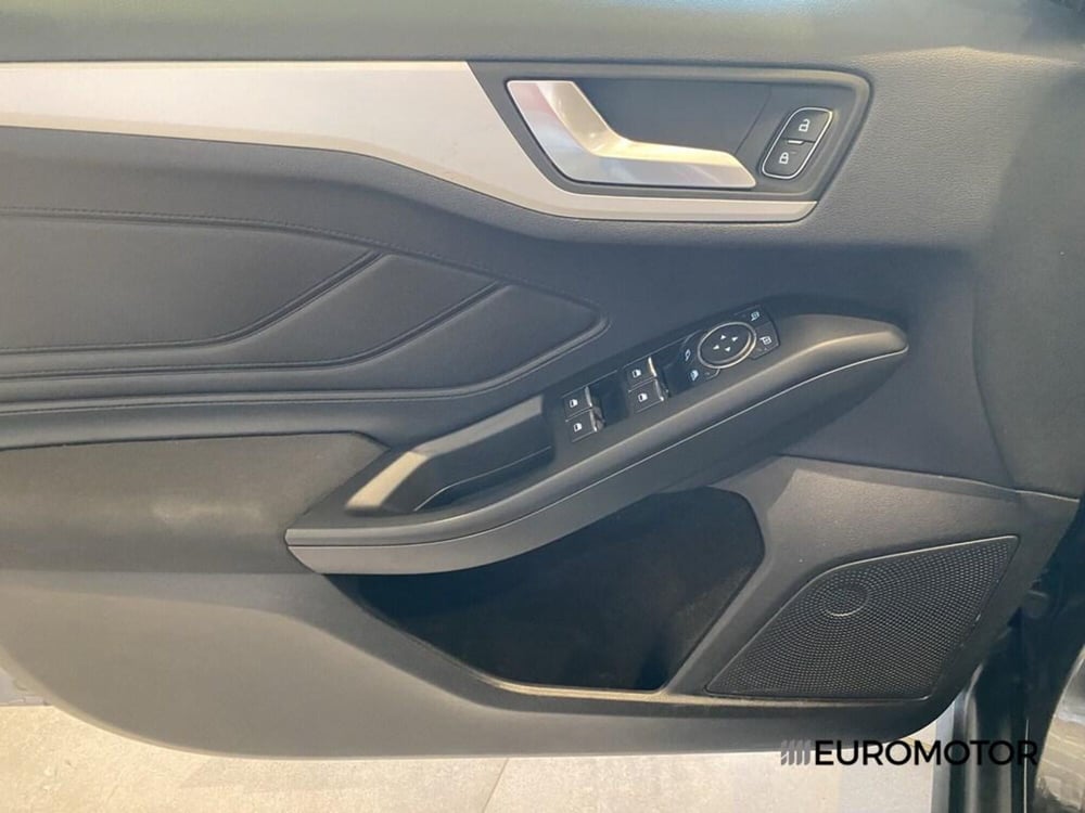 Ford Focus usata a Bari (12)