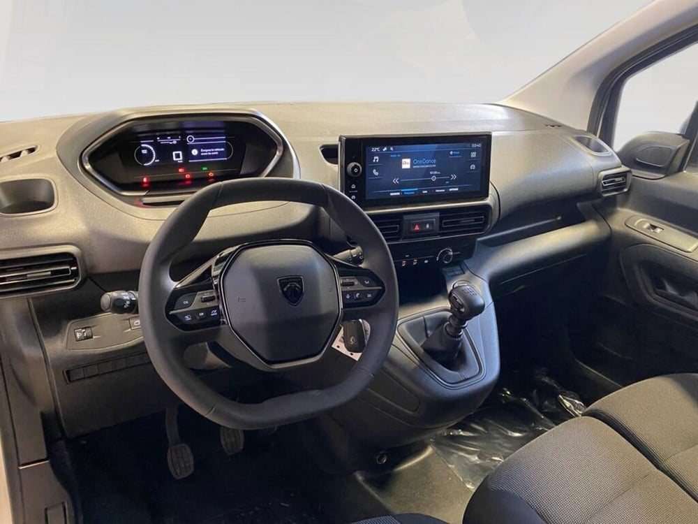 Peugeot Partner Furgone nuova a Torino (6)