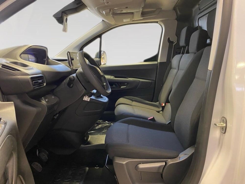 Peugeot Partner Furgone nuova a Torino (7)