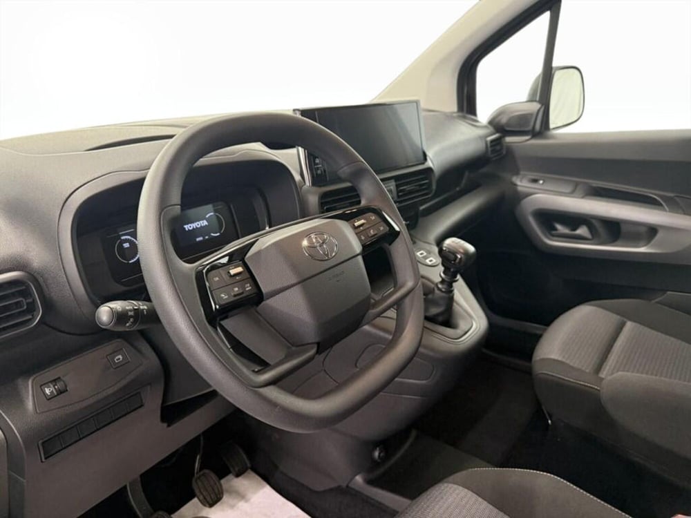 Toyota Proace City Verso nuova a Monza e Brianza (11)