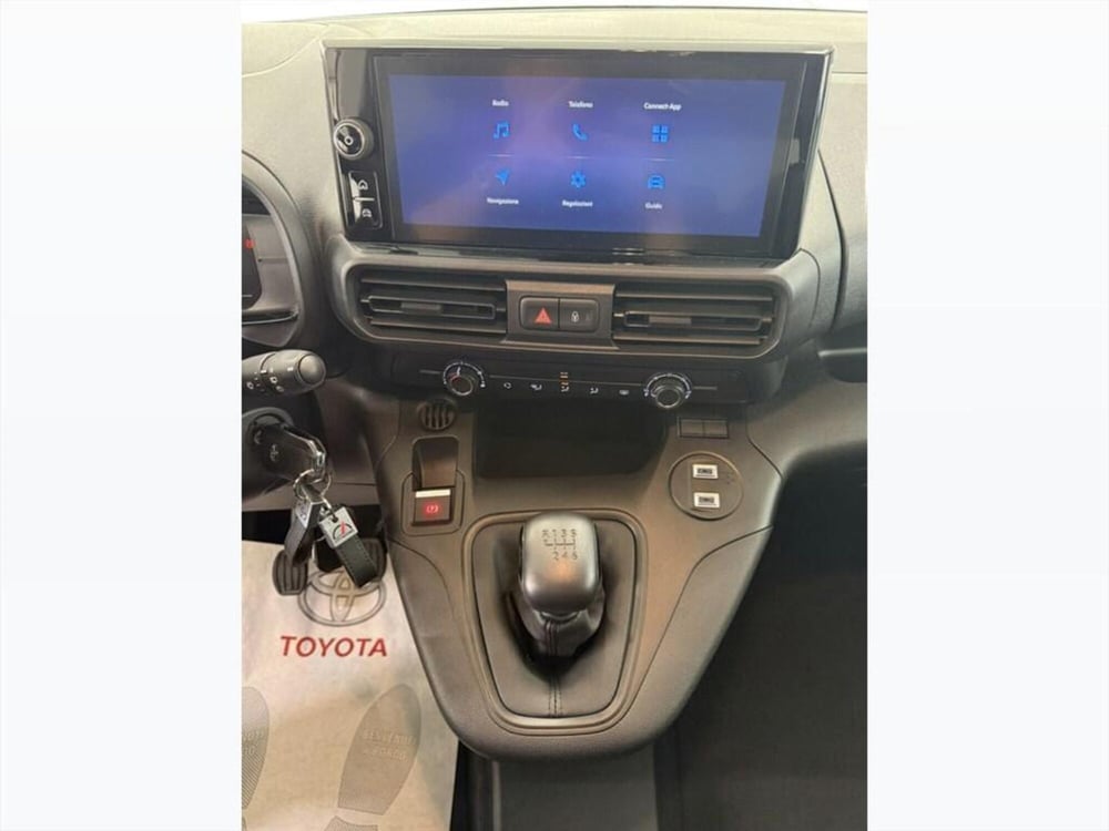 Toyota Proace City Verso nuova a Monza e Brianza (12)