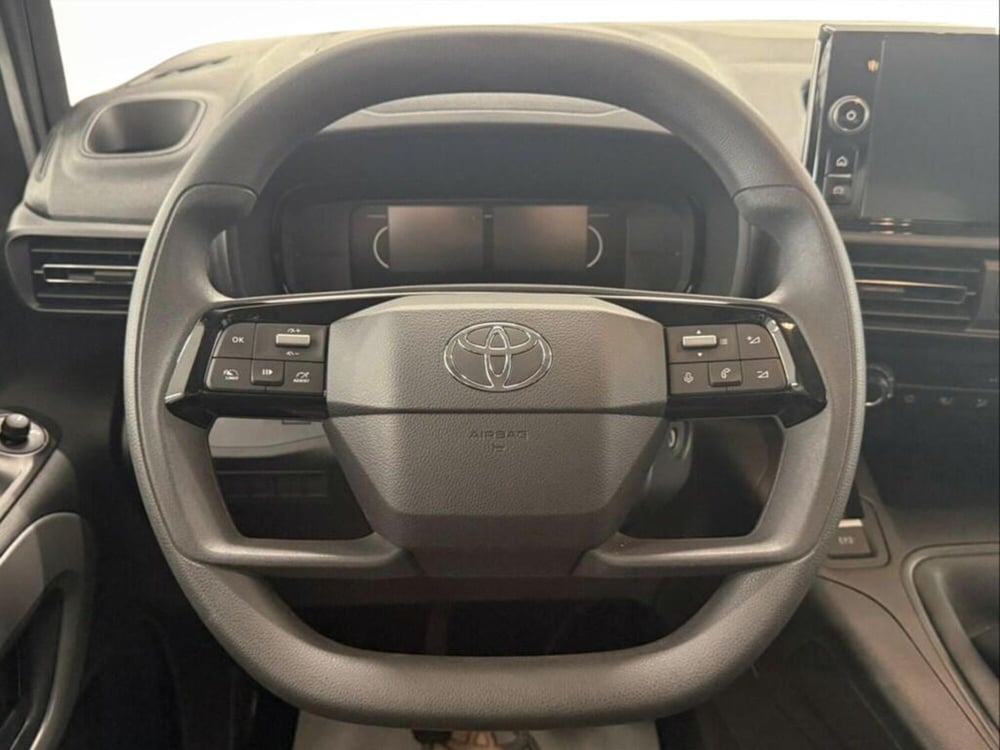 Toyota Proace City Verso nuova a Monza e Brianza (7)