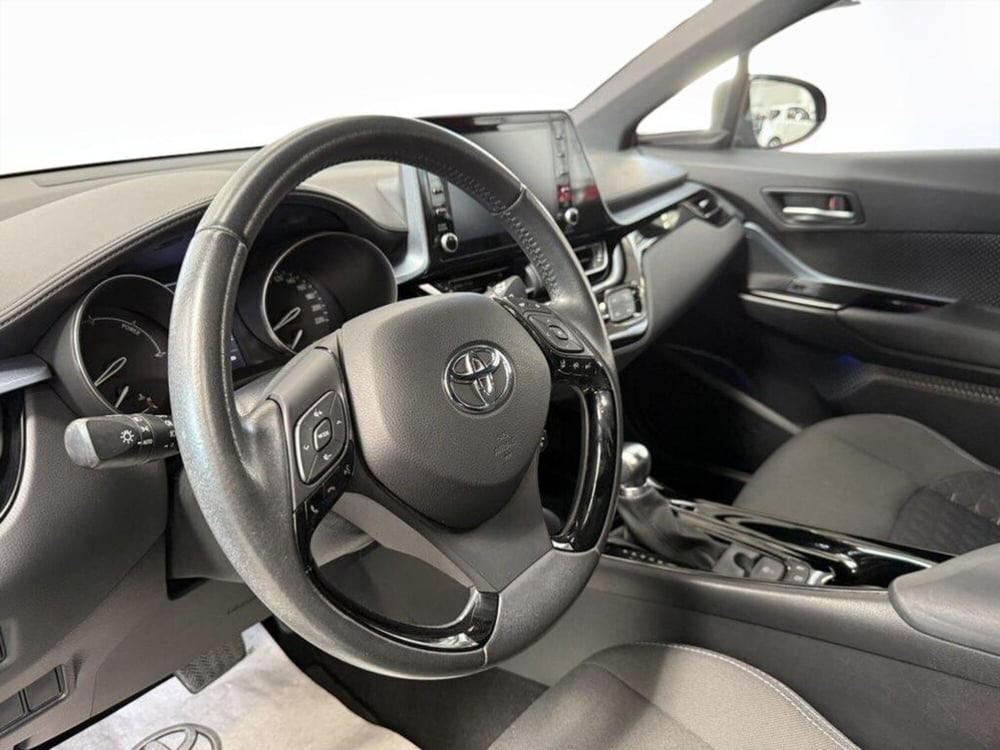 Toyota Toyota C-HR usata a Monza e Brianza (12)