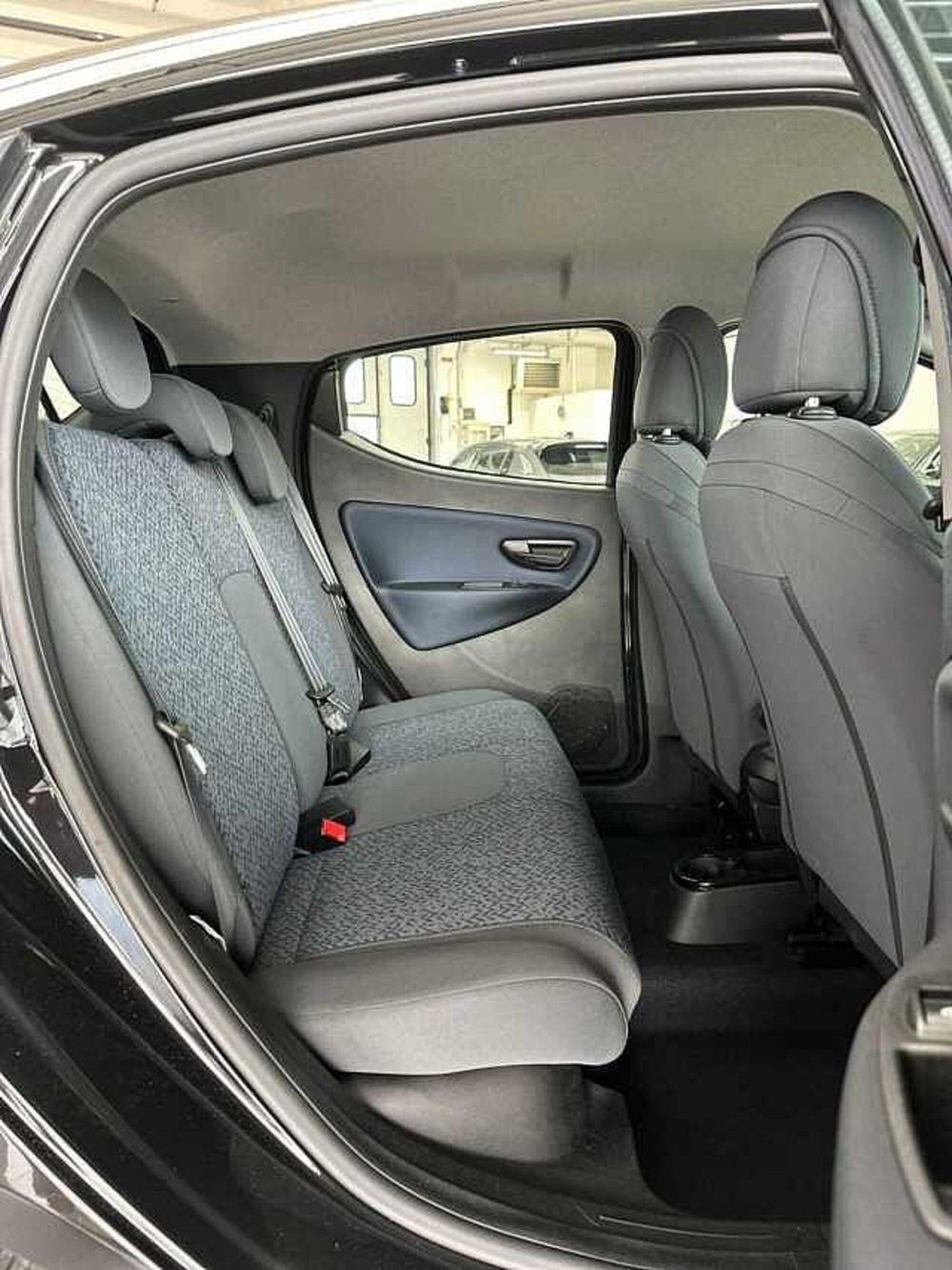 Lancia Ypsilon usata a Venezia (10)