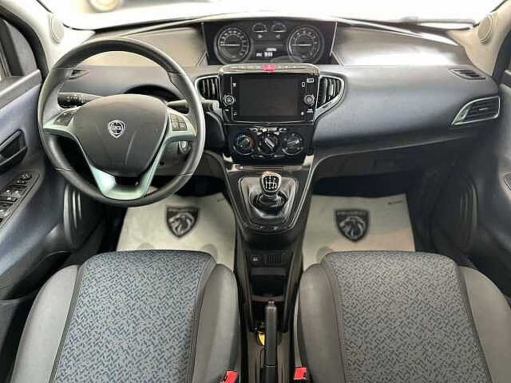 Lancia Ypsilon usata a Venezia (12)
