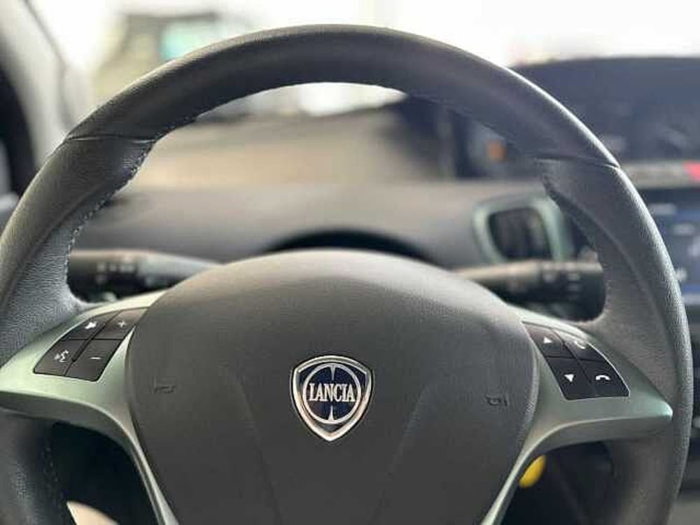 Lancia Ypsilon usata a Venezia (14)