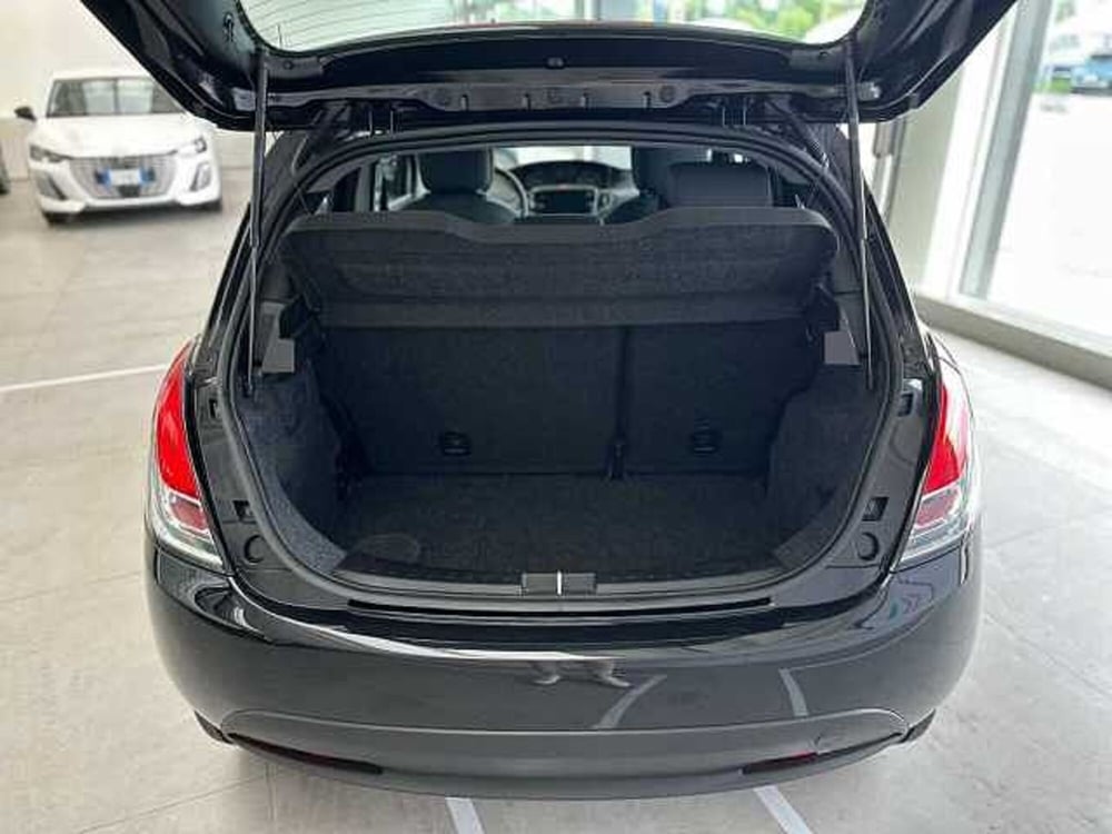 Lancia Ypsilon usata a Venezia (5)