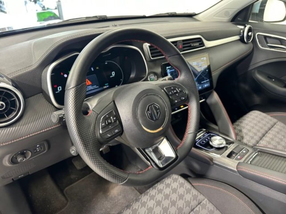 Mg ZS EV usata a Modena (6)