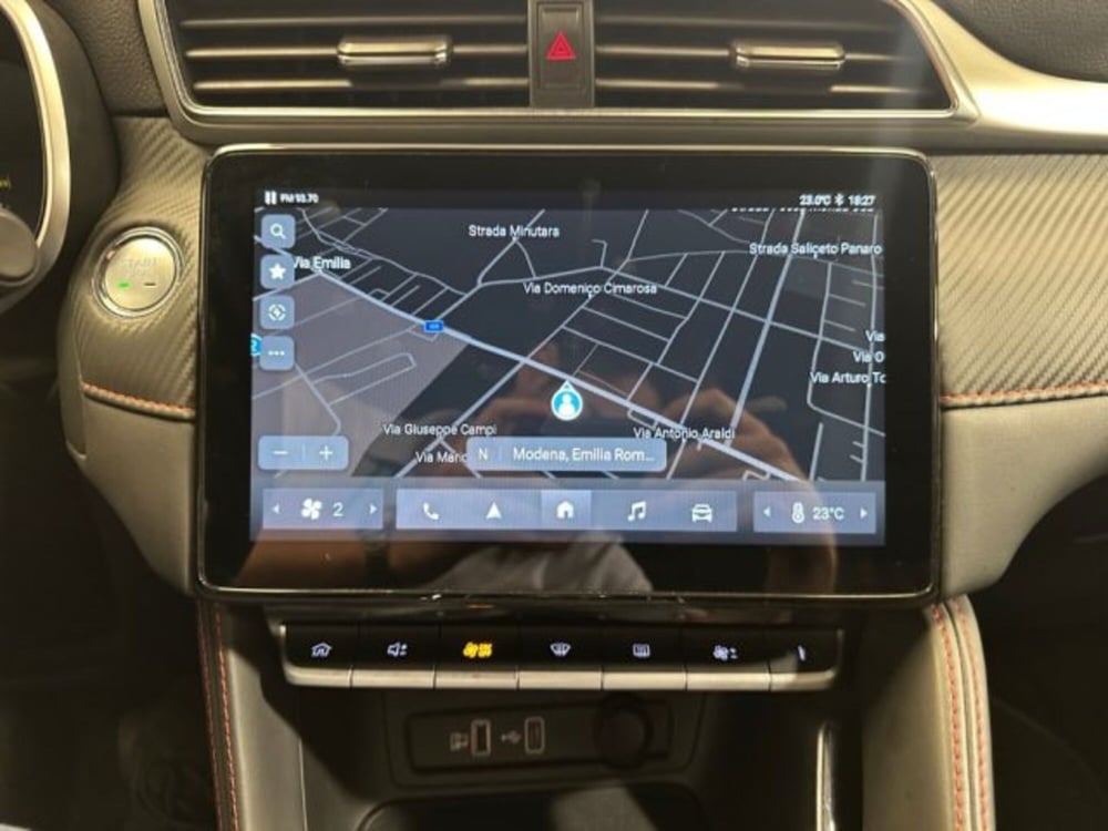Mg ZS EV usata a Modena (8)