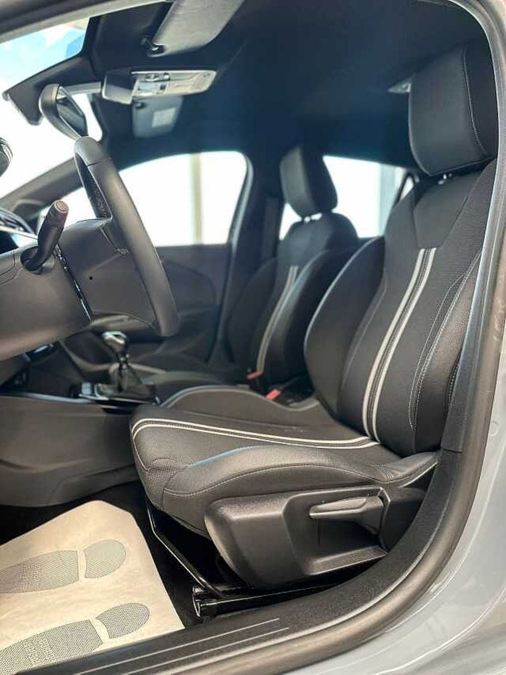 Opel Corsa usata a Venezia (11)