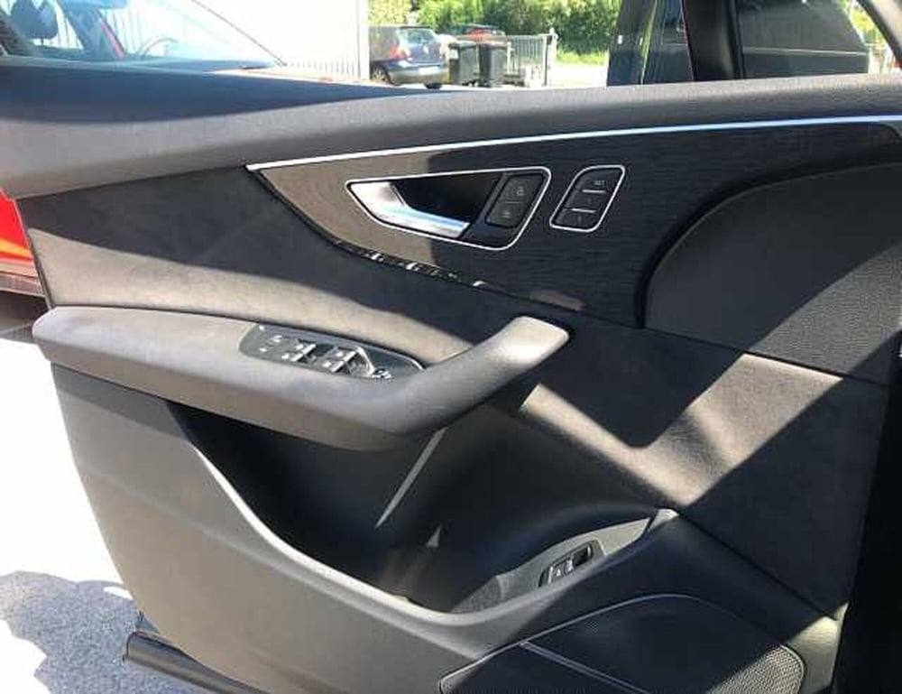 Audi Q7 usata a Lucca (16)