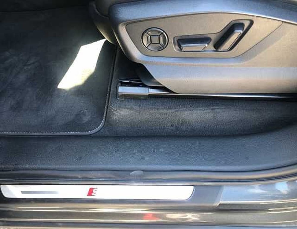 Audi Q7 usata a Lucca (17)