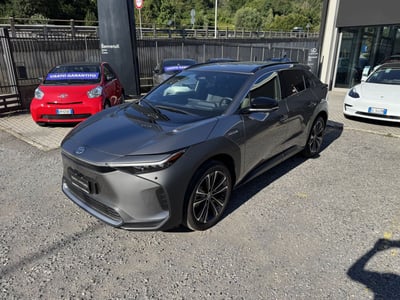 Toyota bZ4X ev Lounge awd-i 218cv del 2023 usata a Como