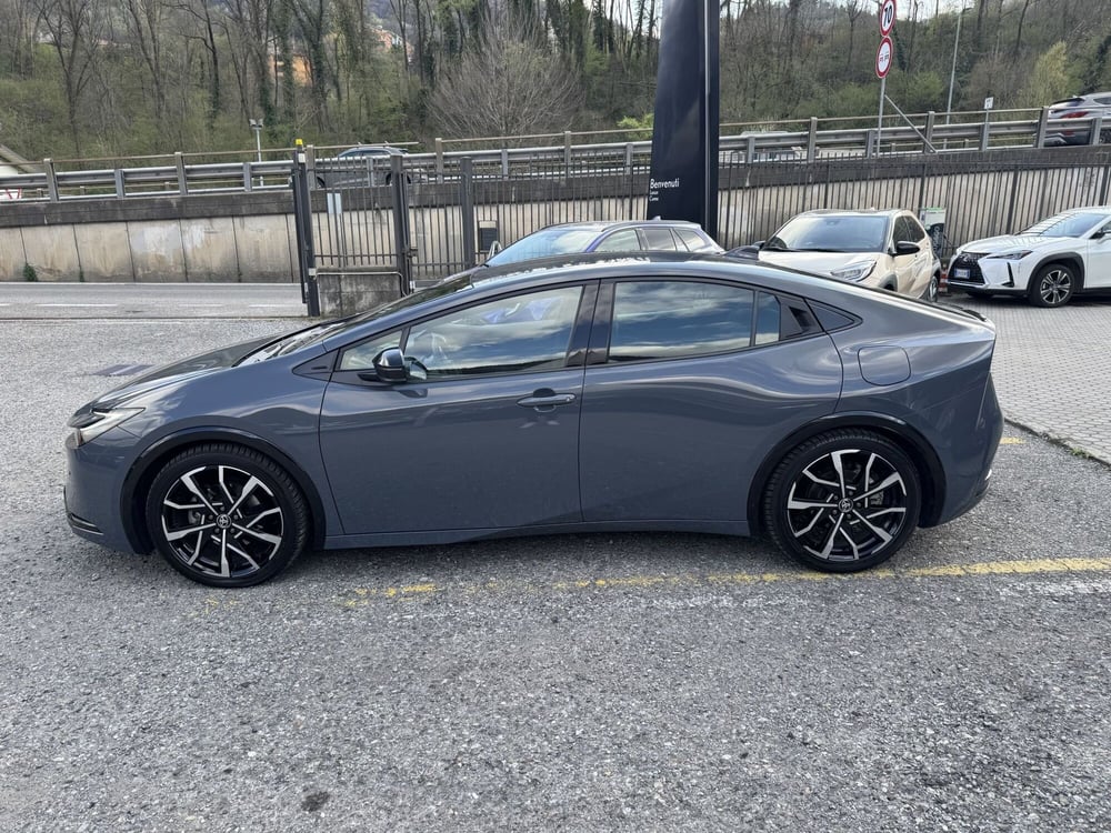 Toyota Prius nuova a Como (3)