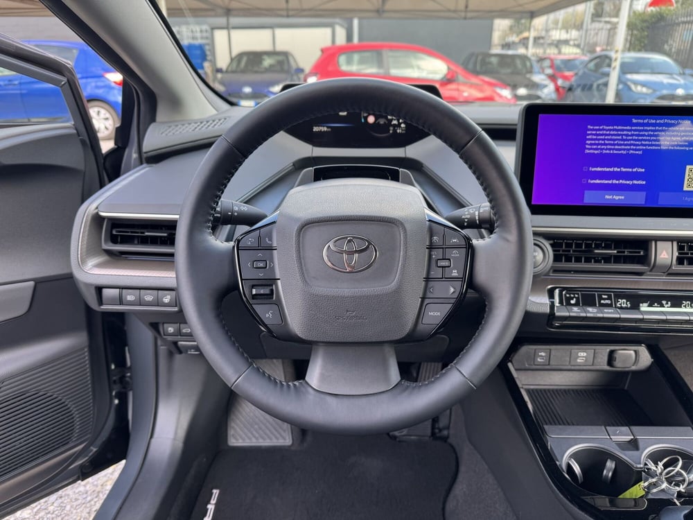 Toyota Prius nuova a Como (9)