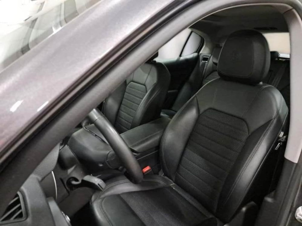 Alfa Romeo Stelvio usata a Salerno (11)
