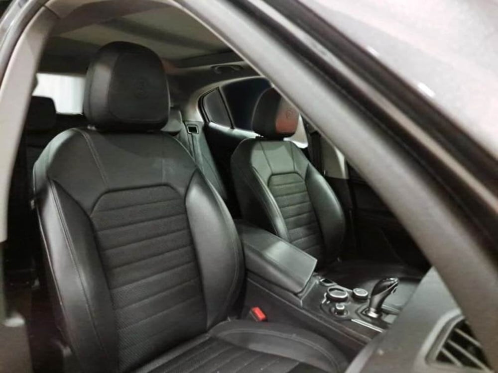 Alfa Romeo Stelvio usata a Salerno (12)