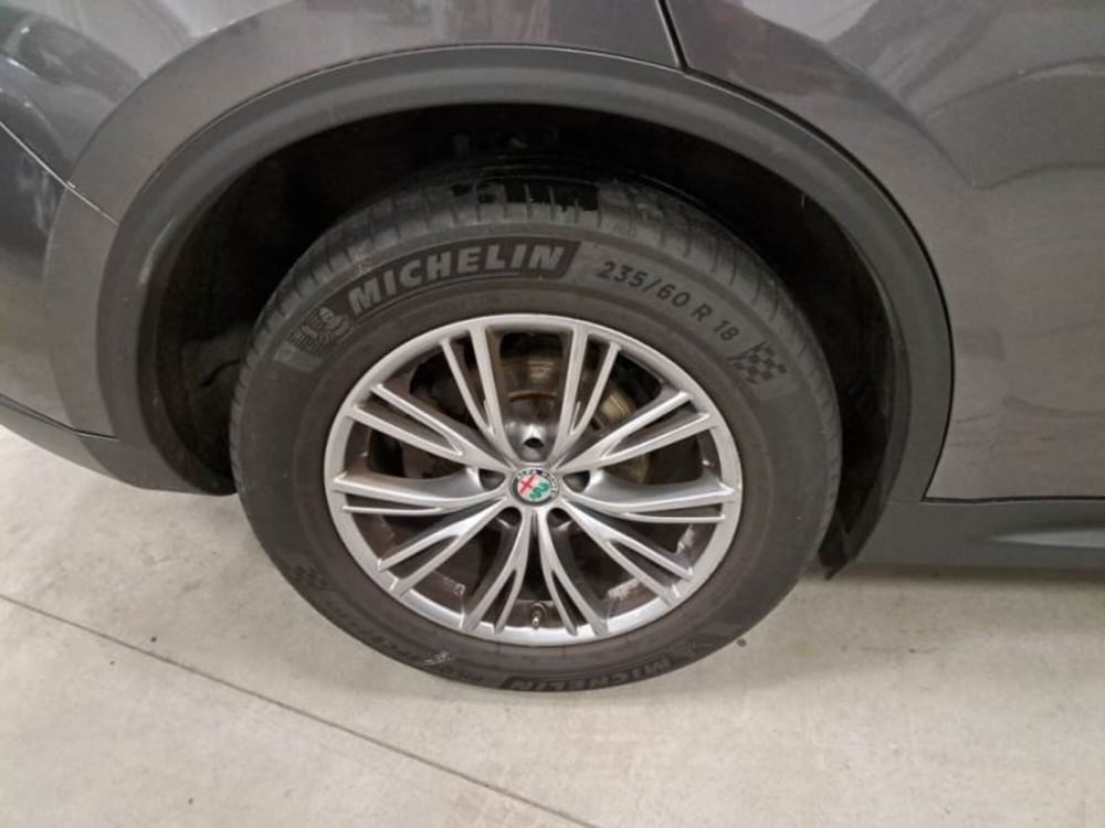 Alfa Romeo Stelvio usata a Salerno (18)