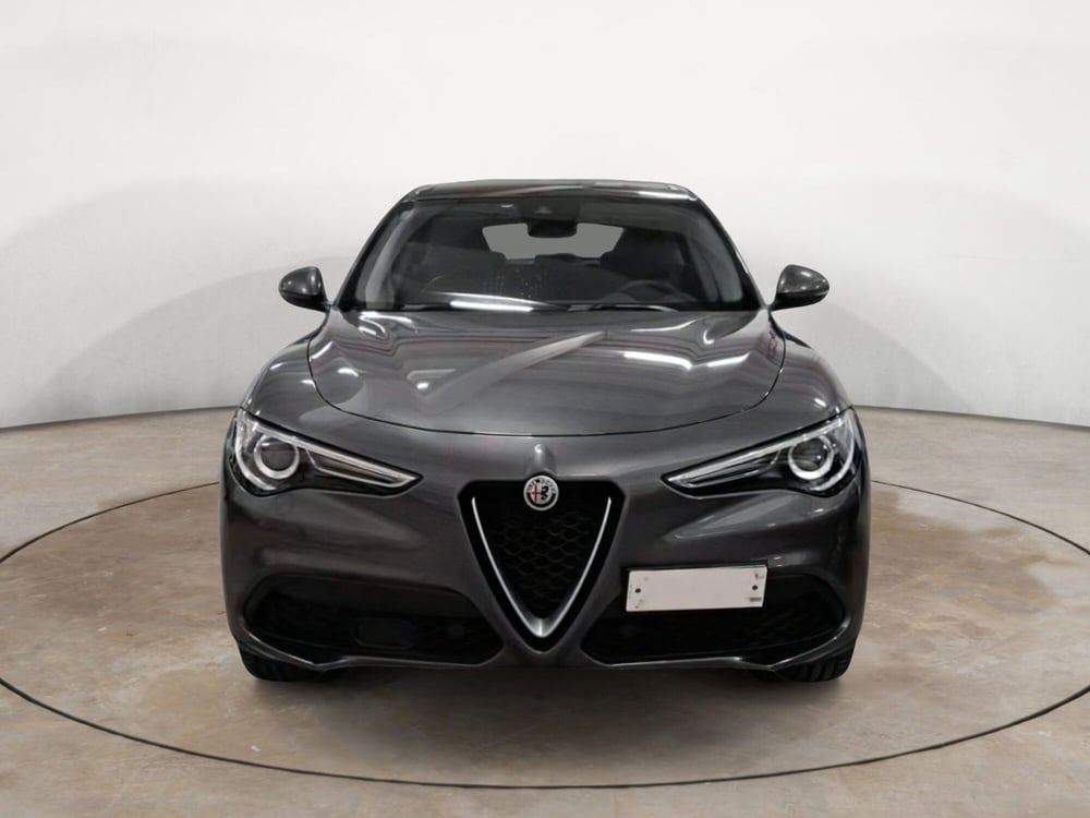 Alfa Romeo Stelvio usata a Salerno (2)