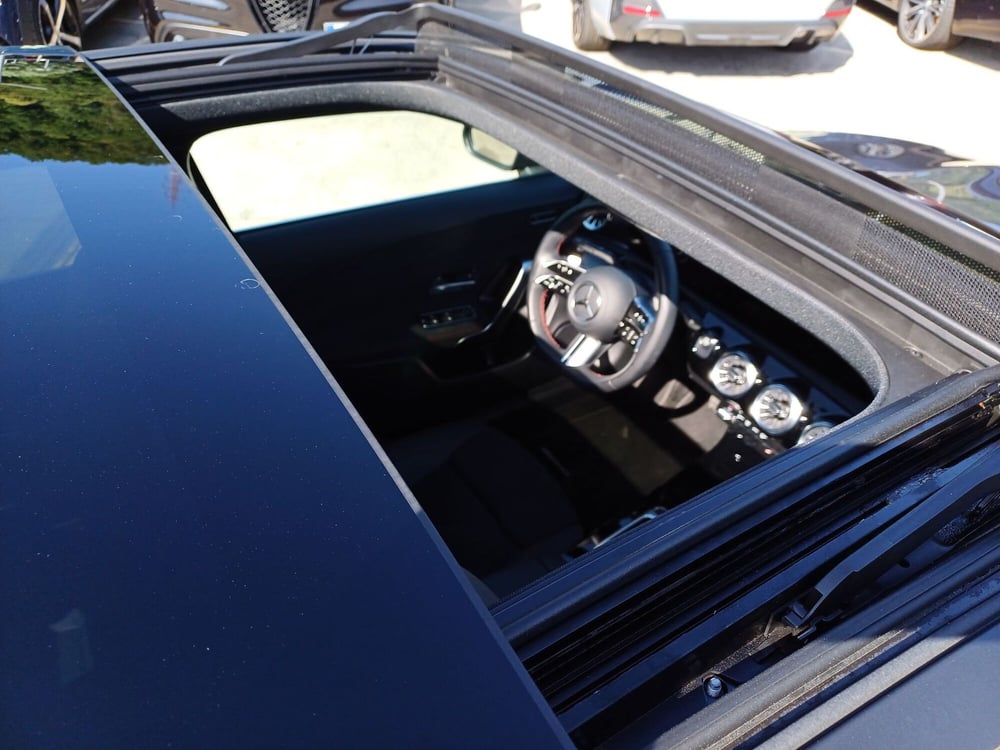 Mercedes-Benz Classe A Sedan usata  (18)
