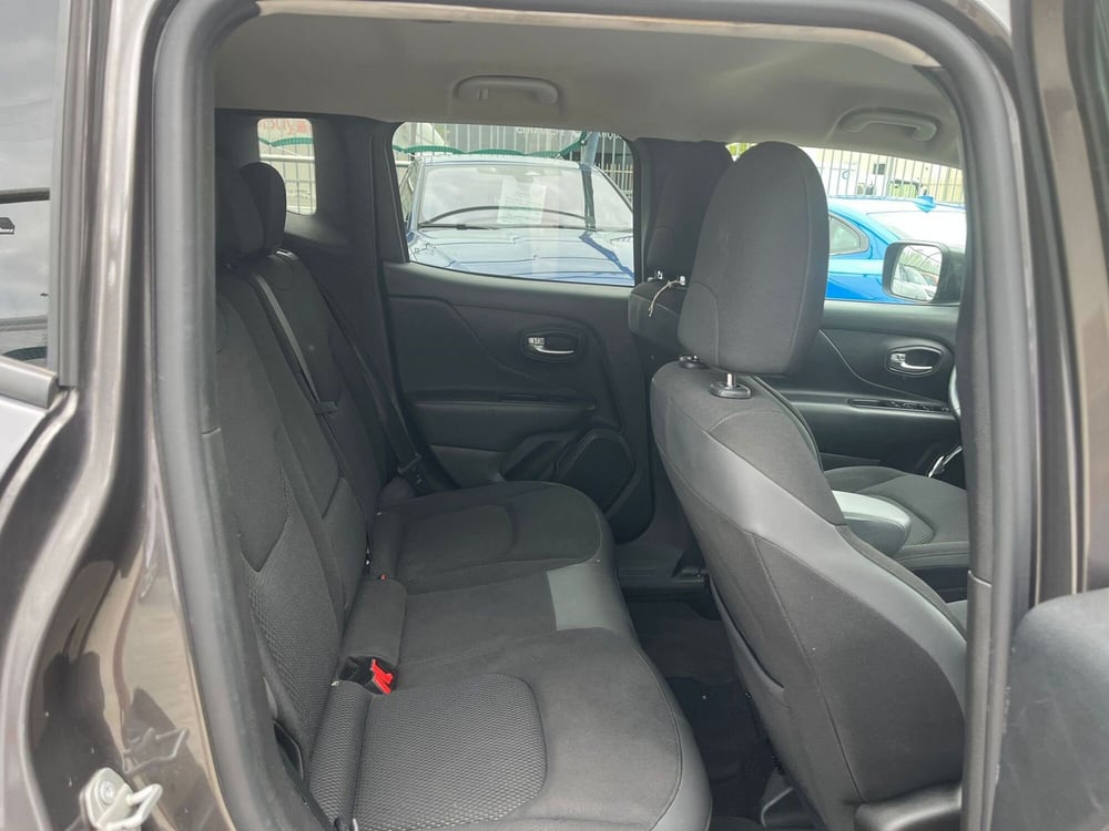 Jeep Renegade usata a Milano (14)