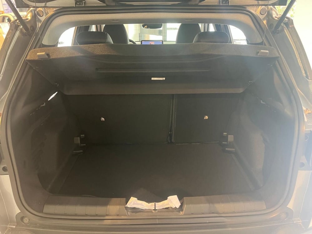 Jeep Avenger nuova a Milano (10)