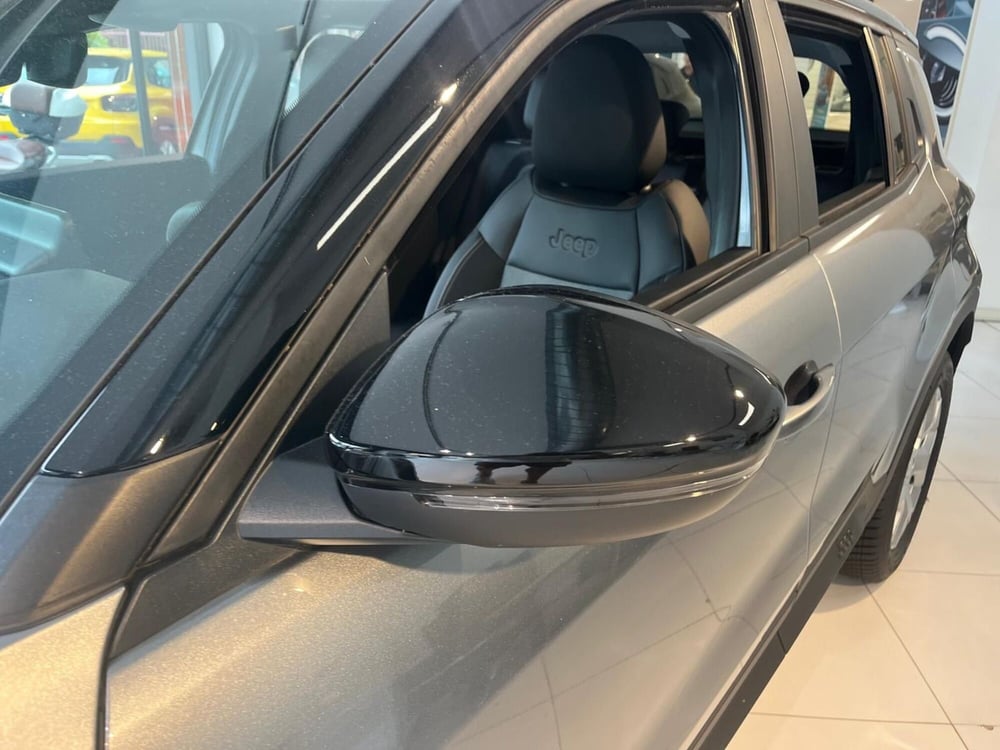 Jeep Avenger nuova a Milano (19)