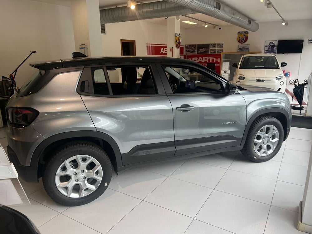 Jeep Avenger nuova a Milano (5)