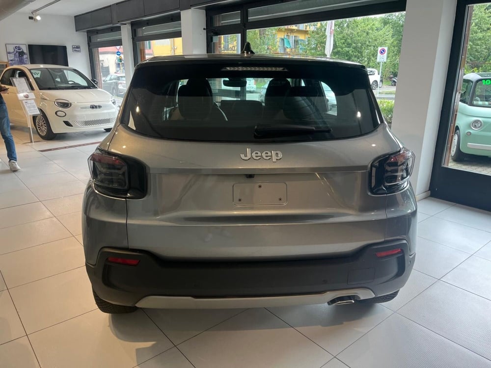 Jeep Avenger nuova a Milano (8)