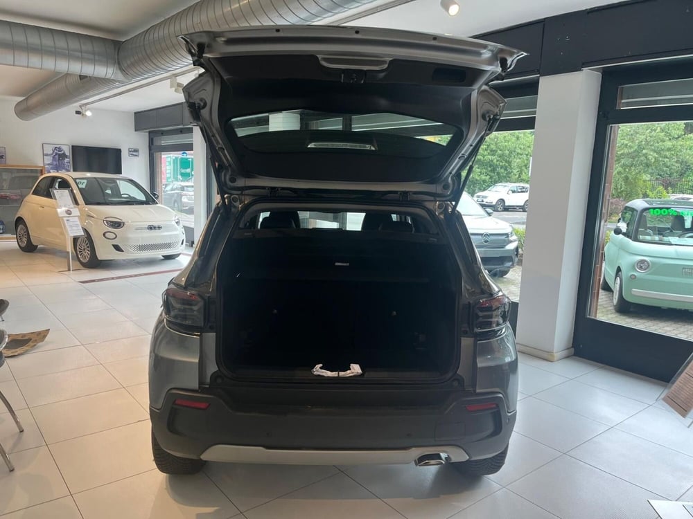 Jeep Avenger nuova a Milano (9)