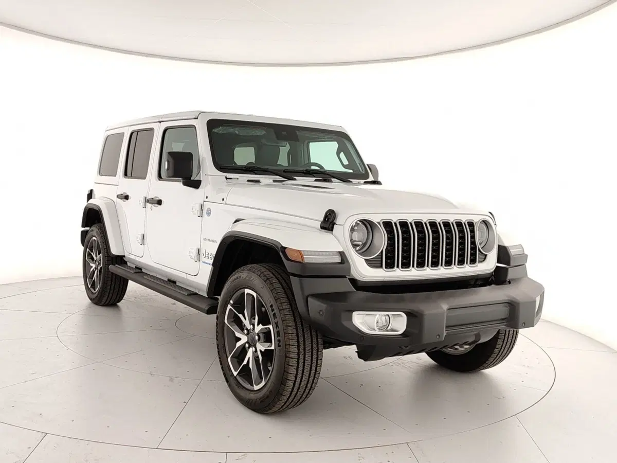 Jeep Wrangler Unlimited nuova a Caserta