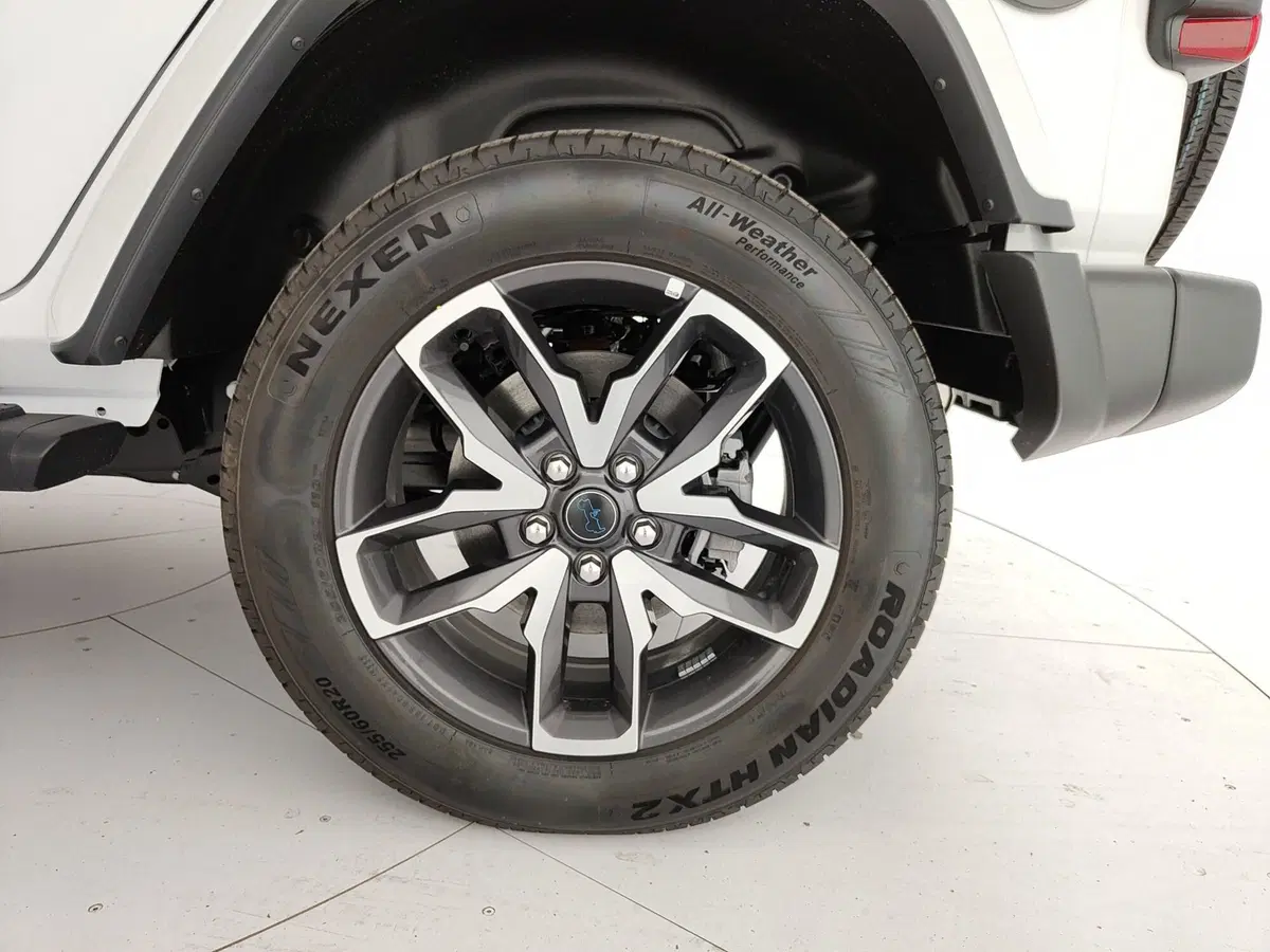 Jeep Wrangler Unlimited nuova a Caserta (12)