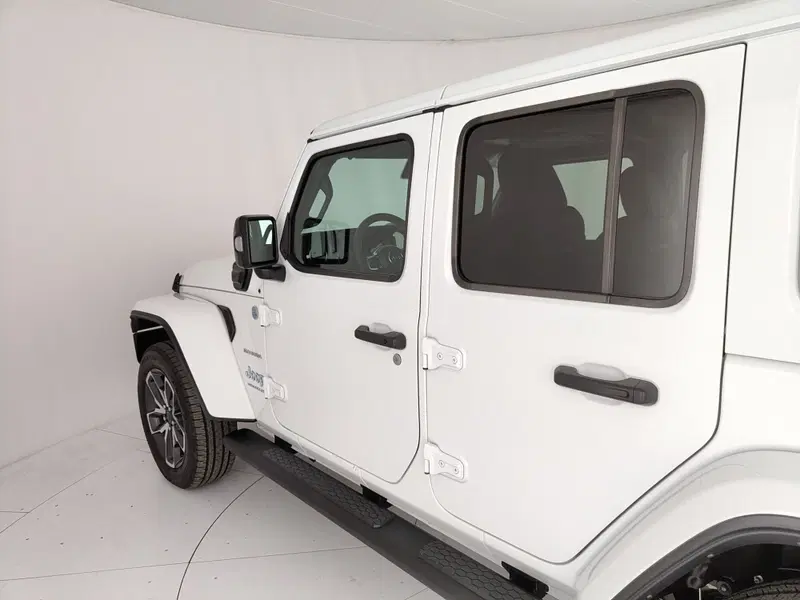 Jeep Wrangler Unlimited nuova a Caserta (13)