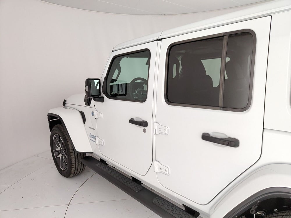Jeep Wrangler Unlimited nuova a Caserta (13)