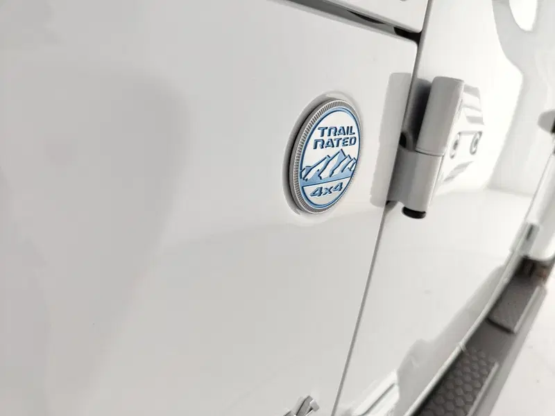 Jeep Wrangler Unlimited nuova a Caserta (15)