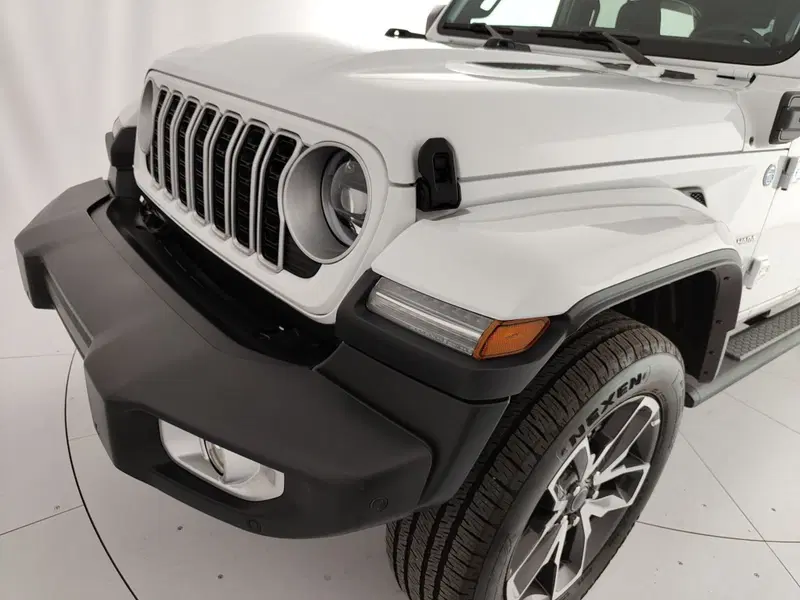 Jeep Wrangler Unlimited nuova a Caserta (16)