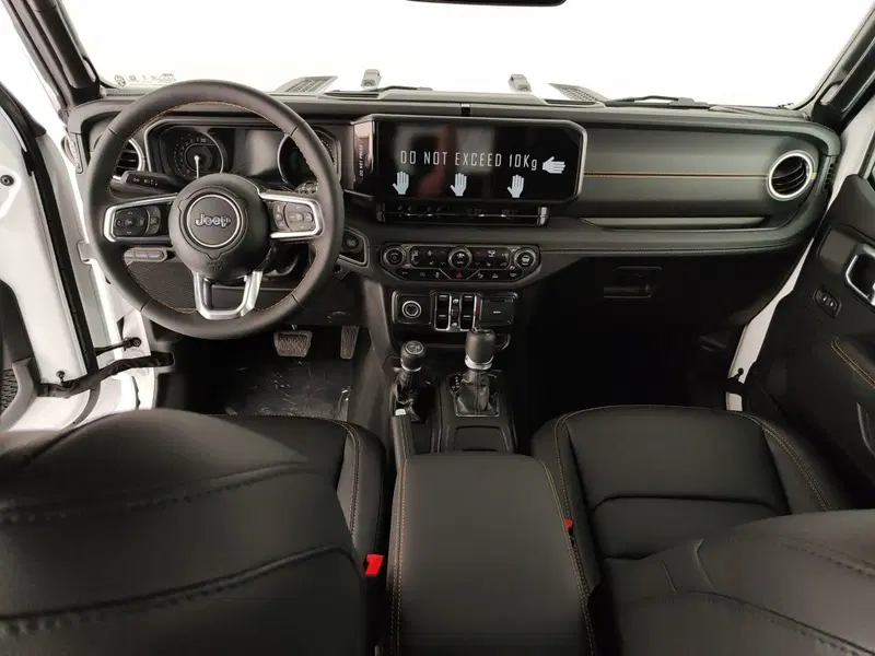Jeep Wrangler Unlimited nuova a Caserta (18)