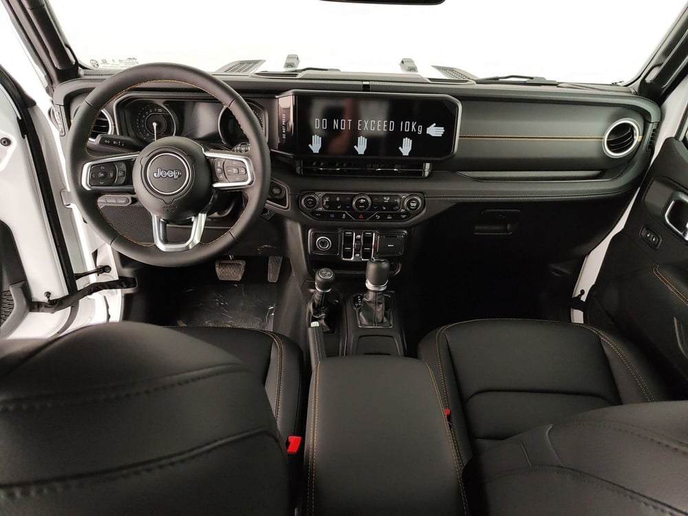 Jeep Wrangler Unlimited nuova a Caserta (18)