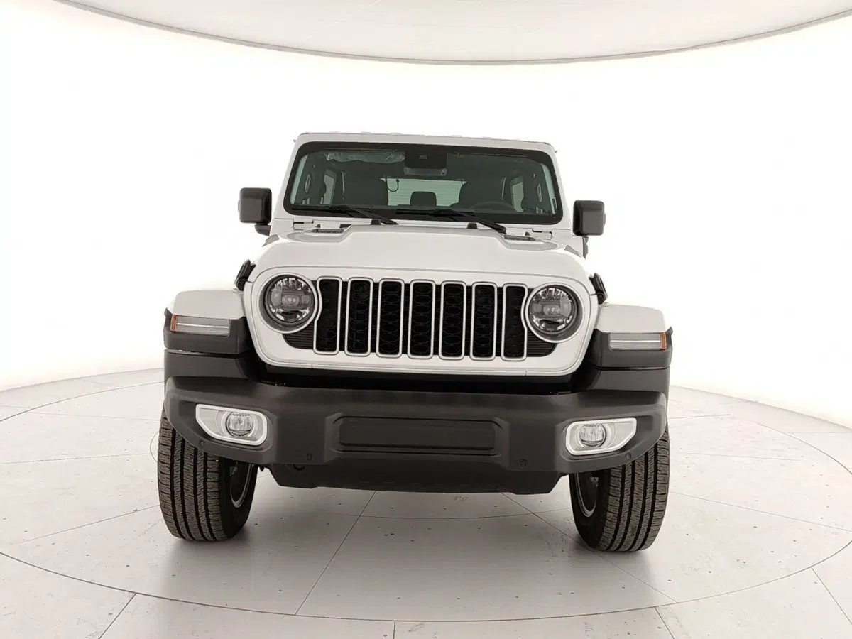Jeep Wrangler Unlimited nuova a Caserta (2)