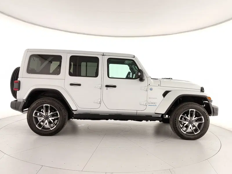 Jeep Wrangler Unlimited nuova a Caserta (7)