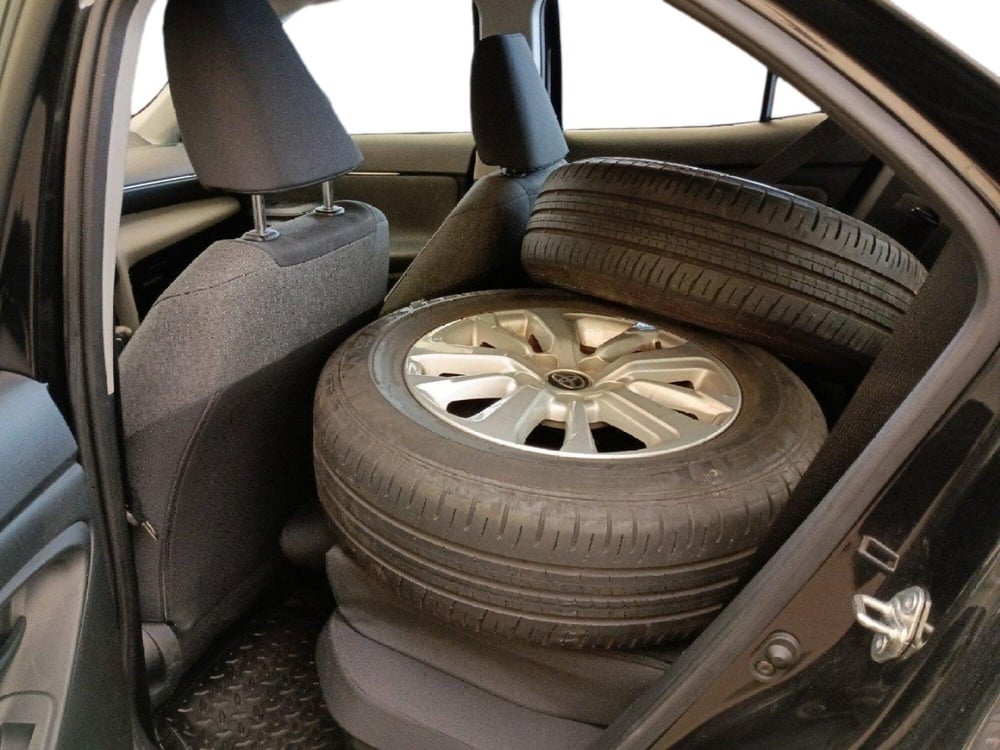 Toyota Yaris Cross usata a Milano (16)