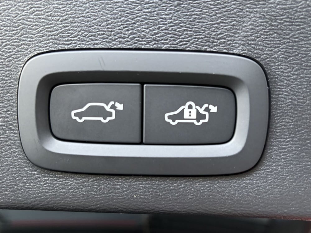 Volvo XC40 nuova a Ferrara (14)